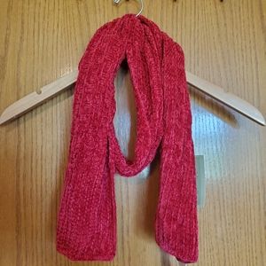 😎 NWT Fownes Red Scarf